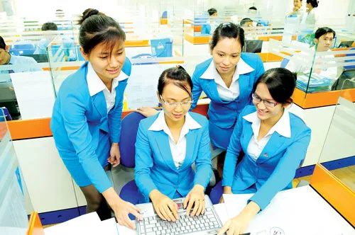 Một trong 3 trụ cột để thực hiện 3 khâu đột phá là phải phát triển nguồn nhân lực. Trong ảnh: Nguồn nhân lực tại CTCP Đất Xanh.